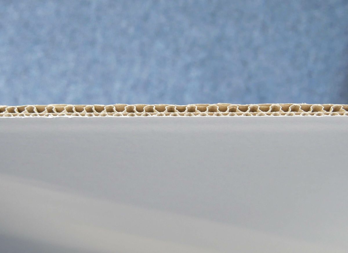 【FB14】 白板ダンボール [ 180×90cm ]