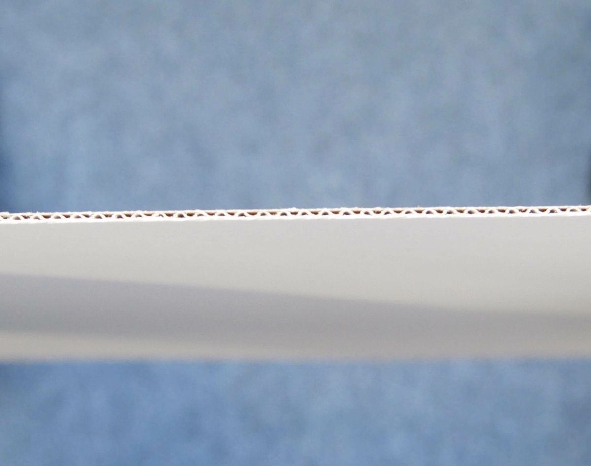 【FB24】 白板ダンボール A1サイズ [ 841×594mm ]